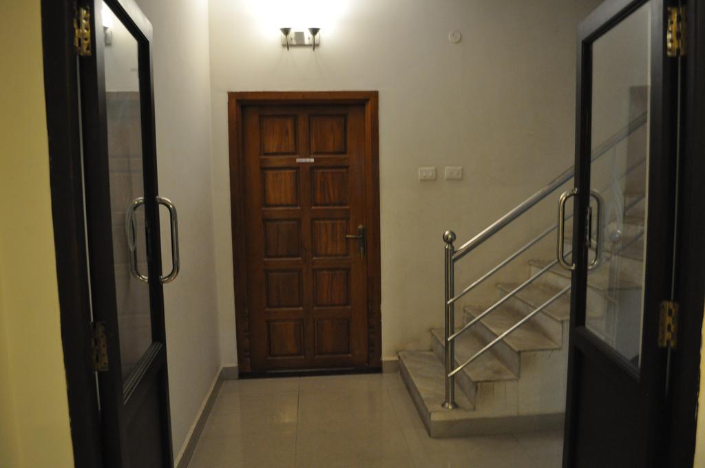 Jyothi Suites Tiruchirappalli Exterior photo