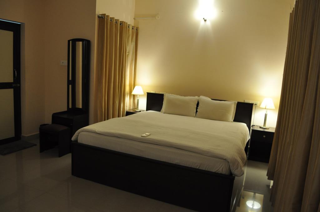 Jyothi Suites Tiruchirappalli Exterior photo